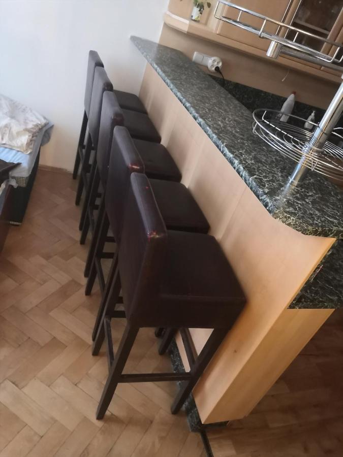 Private Room In Shared Luxurious Palace Like Apartment With 2 Bathrooms Including Whirlpool And Virtual Reality براغ المظهر الخارجي الصورة