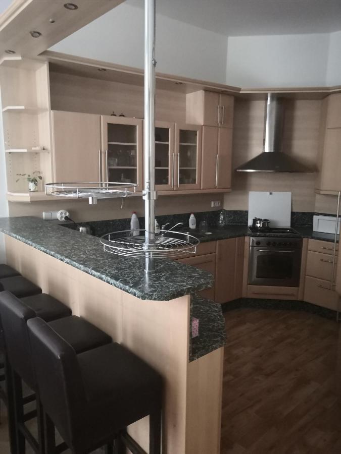 Private Room In Shared Luxurious Palace Like Apartment With 2 Bathrooms Including Whirlpool And Virtual Reality براغ المظهر الخارجي الصورة