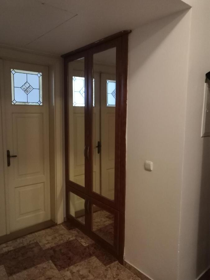 Private Room In Shared Luxurious Palace Like Apartment With 2 Bathrooms Including Whirlpool And Virtual Reality براغ المظهر الخارجي الصورة