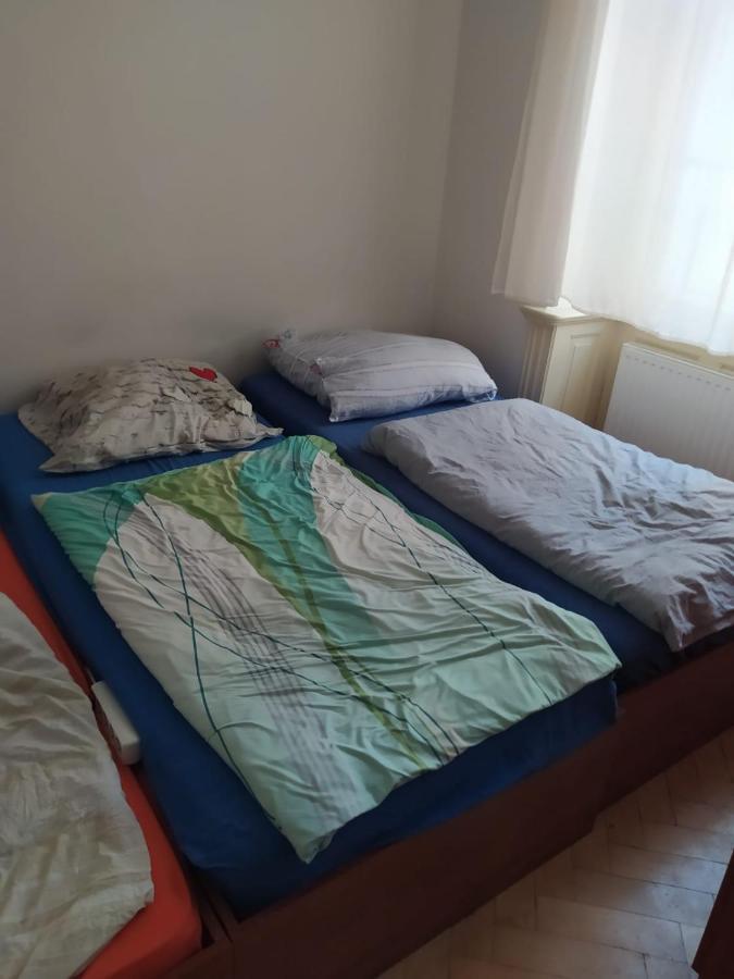 Private Room In Shared Luxurious Palace Like Apartment With 2 Bathrooms Including Whirlpool And Virtual Reality براغ المظهر الخارجي الصورة