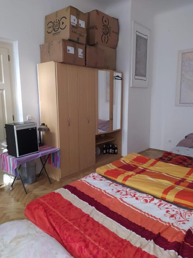 Private Room In Shared Luxurious Palace Like Apartment With 2 Bathrooms Including Whirlpool And Virtual Reality براغ المظهر الخارجي الصورة