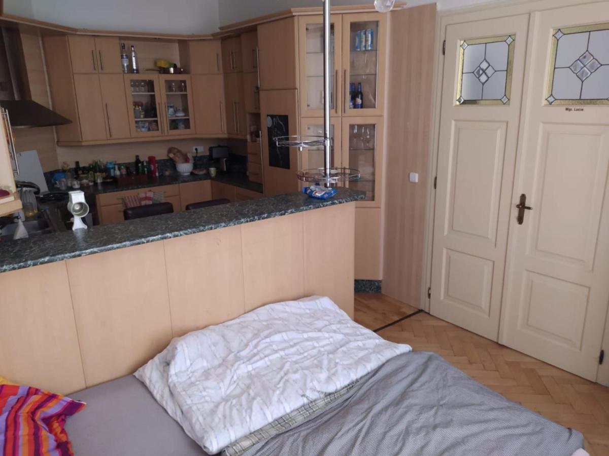 Private Room In Shared Luxurious Palace Like Apartment With 2 Bathrooms Including Whirlpool And Virtual Reality براغ المظهر الخارجي الصورة